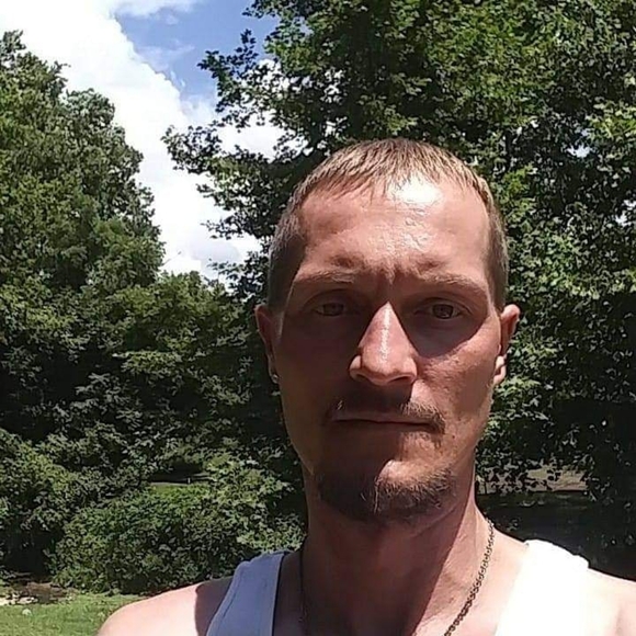 Meet your Posher, Chris - Picture 4 of 4